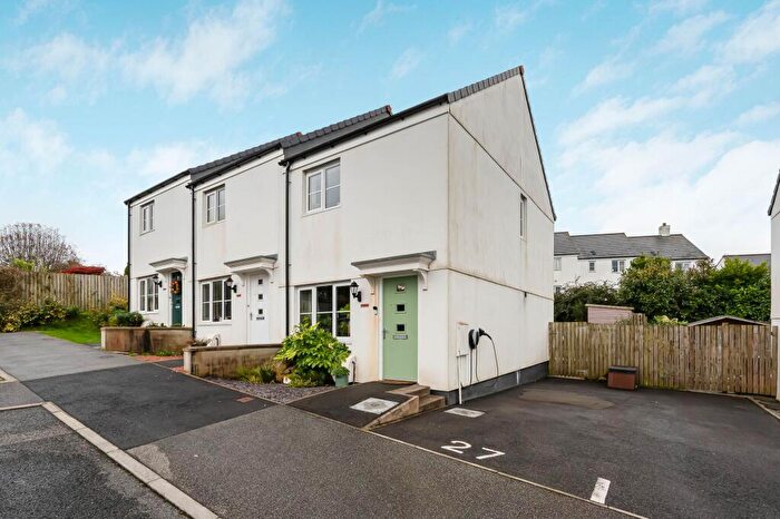 2 Bedroom Property For Sale In Carnjewey Way, St. Austell, PL25