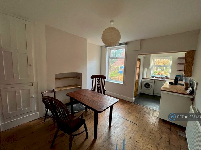 3 Bedroom Terraced House To Rent In Belgrave Square, Sheffield, S2