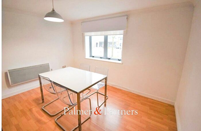 2 Bedroom Flat For Sale In Ballantyne Drive, The Hythe, Colchester, Essex, CO2