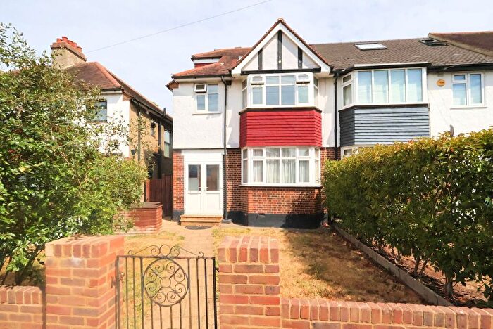 4 Bedroom End Of Terrace House For Sale In Eden Park Avenue, Beckenham, BR3