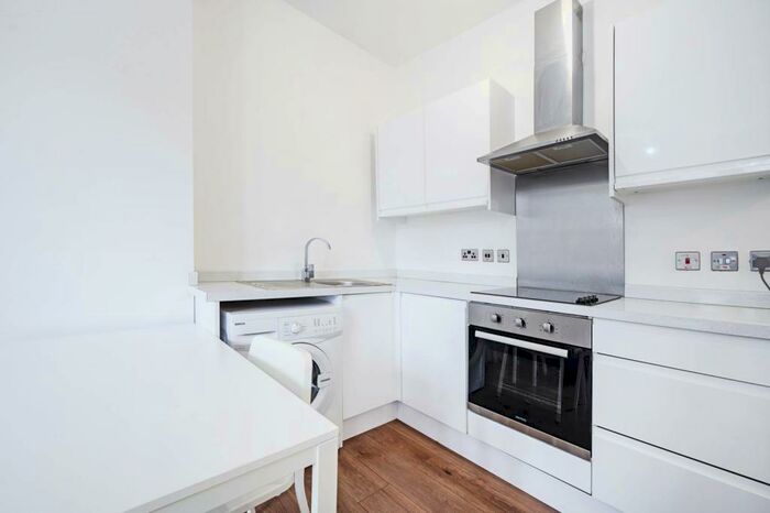 1 Bedroom Flat To Rent In Barking Road, Plaistow, London, E13