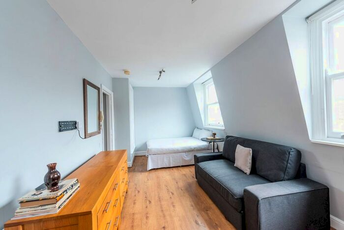 Studio To Rent In Collingham Place, South Kensington, London, SW5
