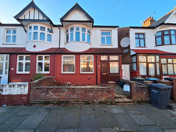 4 Bedroom End Of Terrace House To Rent In Lordsmead Road, London, N17