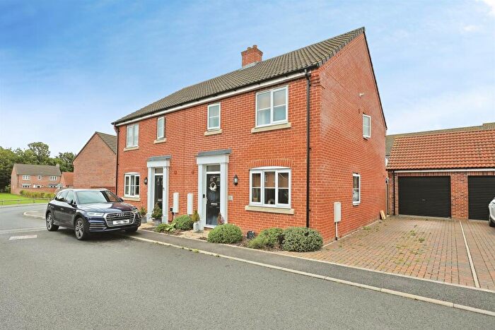 3 Bedroom Semi-Detached House For Sale In Steve Read Way, Horsford, Norwich, NR10