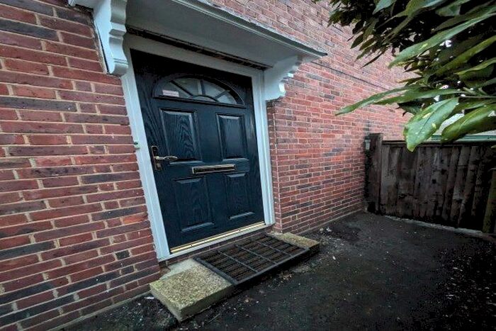 3 Bedroom Property To Rent In Southcroft Road, London, SW17