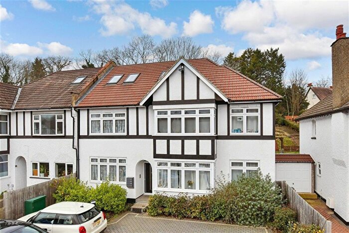 1 Bedroom Flat For Sale In Brighton Road, Coulsdon, Surrey, CR5