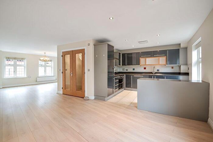 3 Bedroom End Of Terrace House To Rent In Highcroft Road, Winchester, SO22