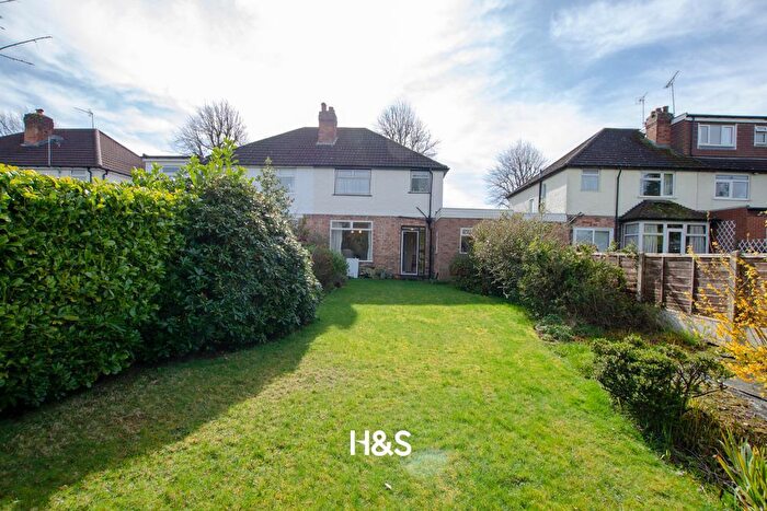 3 Bedroom Semi Detached House To Rent In Stanway Road, Shirley, B90