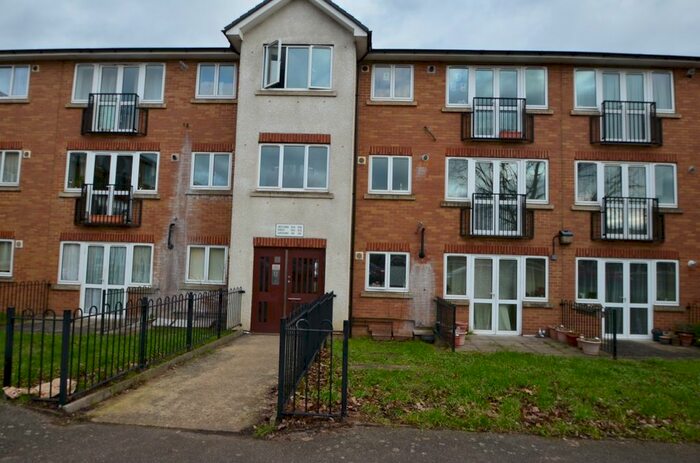 1 Bedroom Flat To Rent In Bullsmoor Way, Waltham Cross, EN8