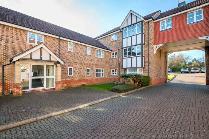 2 Bedroom Flat To Rent In Sandpiper Road, Cheam, Sutton, SM1