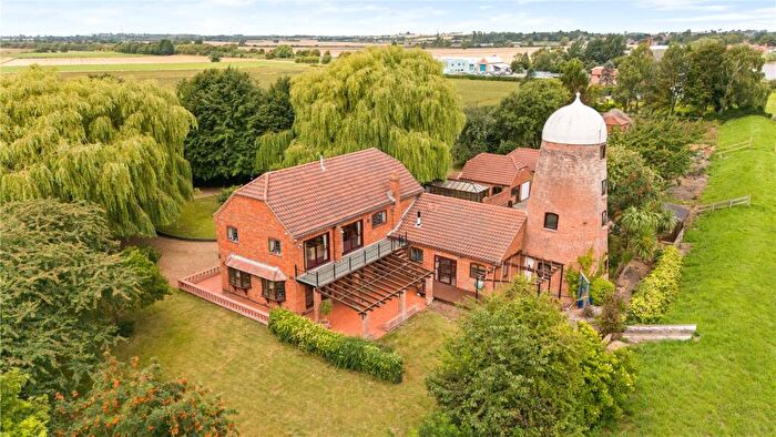 4 Bedroom Detached House For Sale In South Street, Owston Ferry, South Yorkshire, DN9