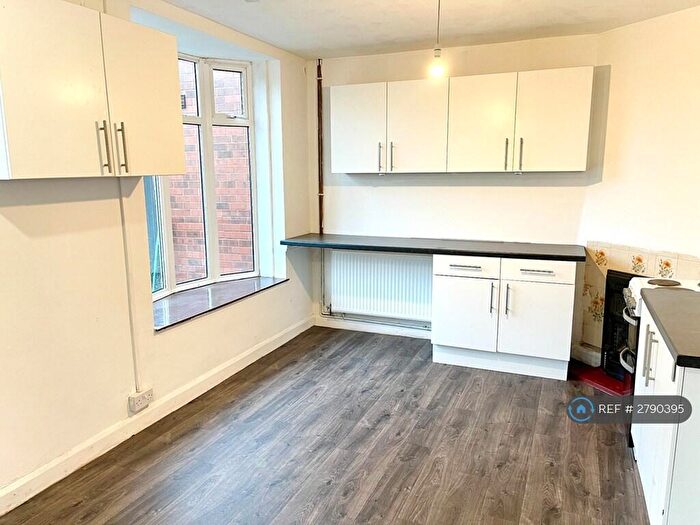 3 Bedroom Semi Detached House To Rent In Charter Avenue, Coventry, CV4