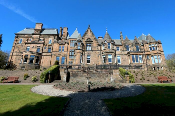 3 Bedroom Flat To Rent In Rawcliffe Gardens, Glasgow, G41