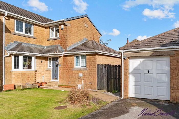 4 Bedroom Detached House For Sale In Pinebury Drive, Queensbury, Bradford, BD13