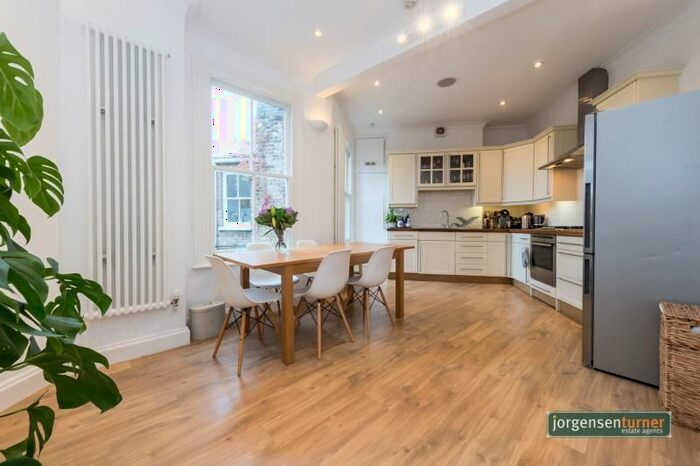 3 Bedroom Flat To Rent In Stanlake Road, London, W12