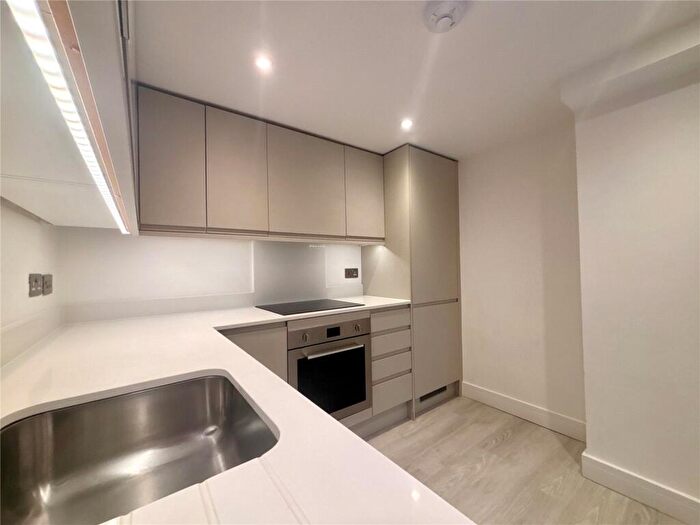 1 Bedroom Flat To Rent In Farnborough Road, Farnborough, Hampshire, GU14