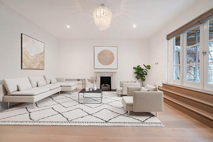 2 Bedroom Flat For Sale In Bolton Gardens, London, SW5