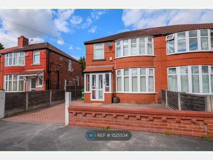 4 Bedroom Semi-Detached House To Rent In Colgate Crescent, Manchester, M14