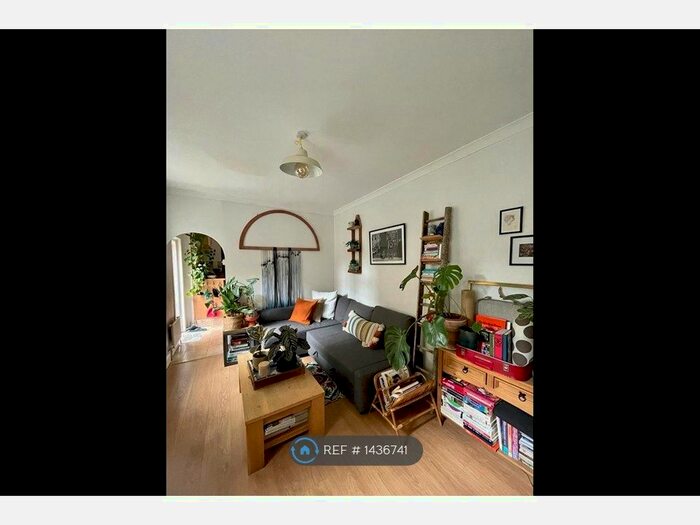 1 Bedroom Flat To Rent In Wandsworth Road, London, SW8