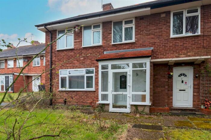 4 Bedroom House To Rent In Cadleigh Gardens, Birmingham, B17