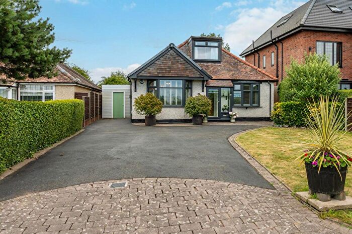 3 Bedroom Detached Bungalow For Sale In Eastcote Lane, Hampton-In-Arden, Solihull, B92