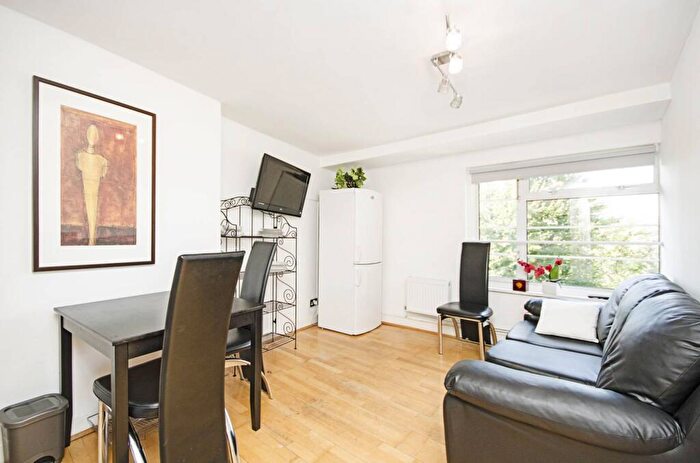 2 Bedroom Flat To Rent In Finchley Road, St John's Wood, London, NW8