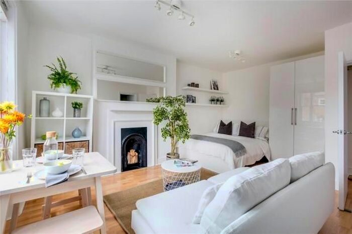 Studio To Rent In Nottingham Place, Marylebone, London, W1U