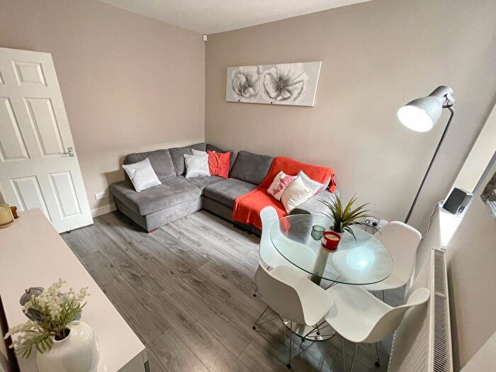 6 Bedroom Terraced House To Rent In Empress Road, L7