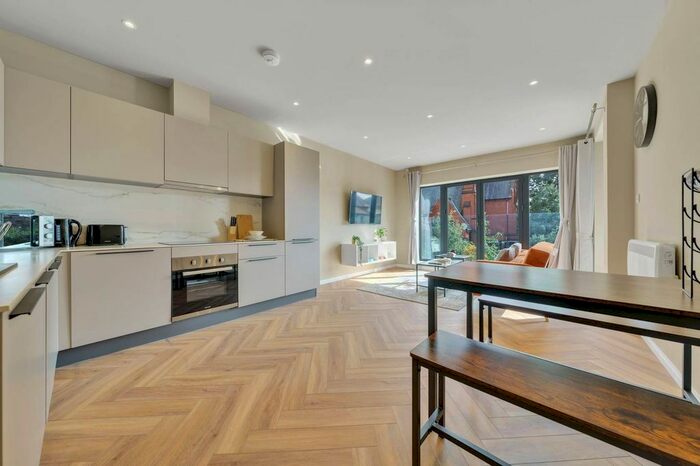 2 Bedroom Flat To Rent In Canberra Road, West Ealing, London, W13