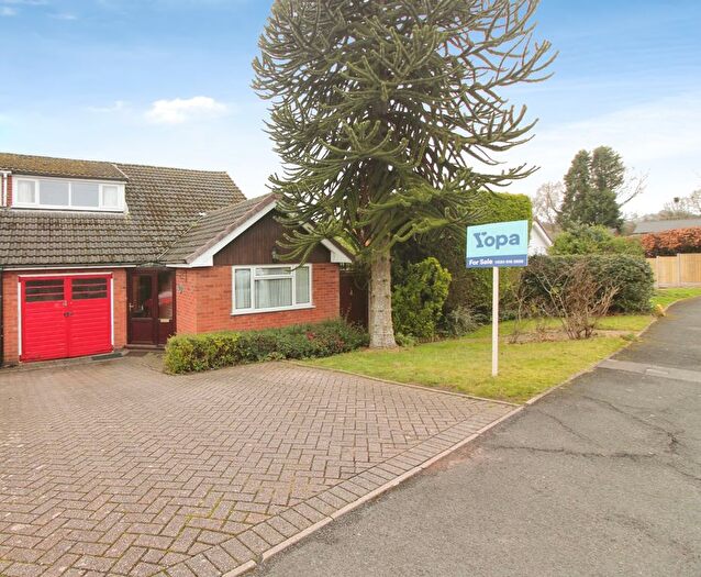 3 Bedroom Bungalow For Sale In Knoll Close, Burntwood, WS7