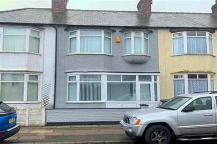 3 Bedroom House To Rent In Corinthian Avenue, L13