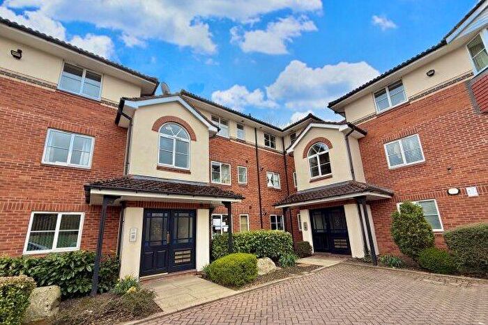 2 Bedroom Flat To Rent In Chamberlain Drive, Wilmslow, SK9