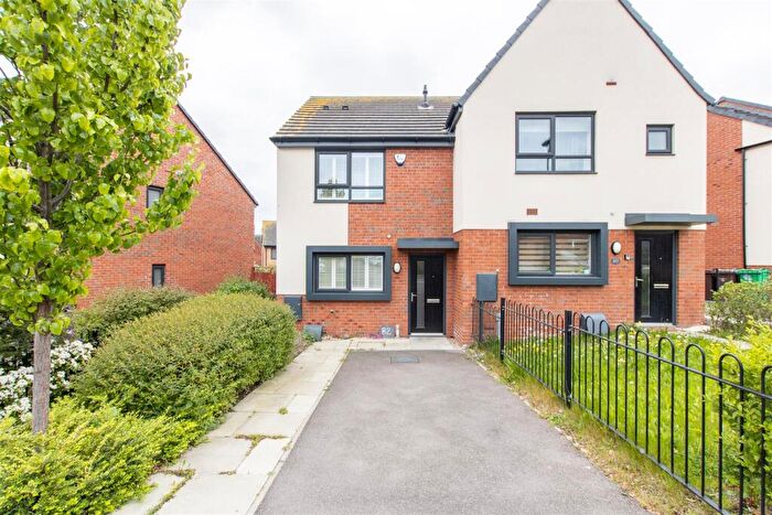 2 Bedroom Semi-Detached House To Rent In Limmen Gardens, Nottingham, NG3