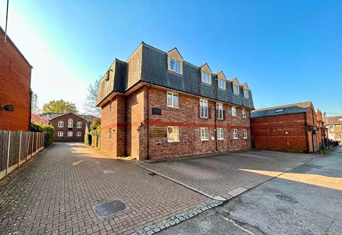 1 Bedroom Flat For Sale In Swallow Court, Gresham Close, Brentwood, CM14