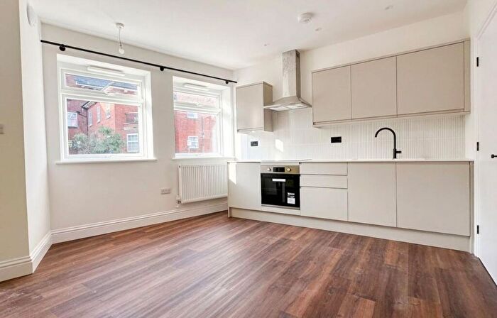 1 Bedroom Apartment To Rent In Springfield Road, Horsham, RH12