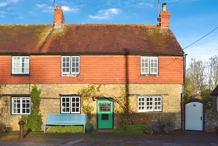 2 Bedroom End Of Terrace House For Sale In Lower Weald, Calverton, Milton Keynes, MK19