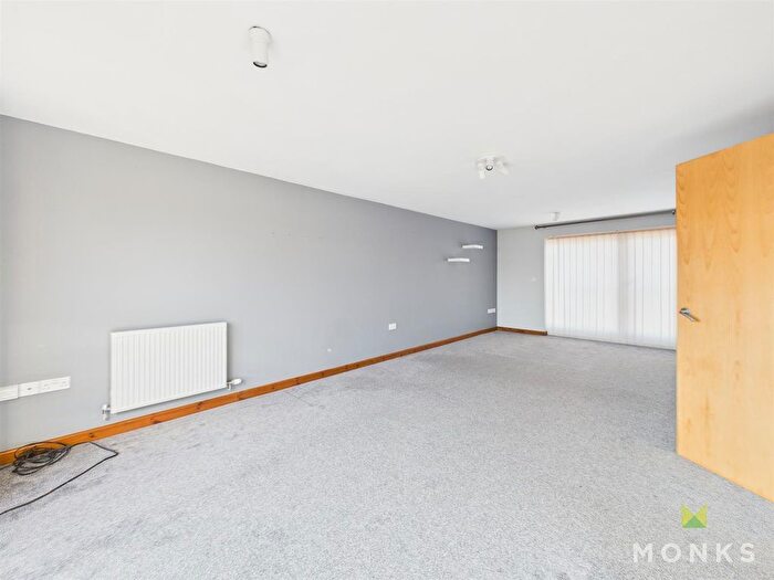 3 Bedroom Terraced House For Sale In Salop Road, Oswestry, SY11