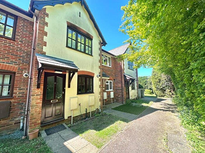 2 Bedroom Terraced House To Rent In Farriers Close, Bovingdon, HP3