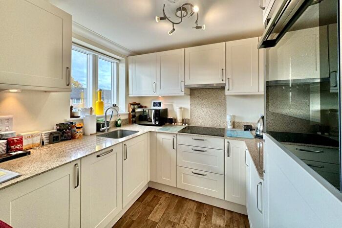 2 Bedroom Apartment For Sale In Yorktown Road, College Town, Sandhurst, GU47
