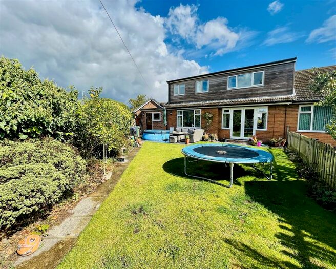 3 Bedroom Semi-Detached Bungalow For Sale In Flockton Road, Shelley, Huddersfield, HD8