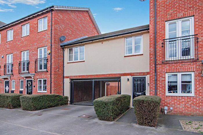 2 Bedroom Terraced House For Sale In Cinder Lane, Castleford, Wakefield, WF10