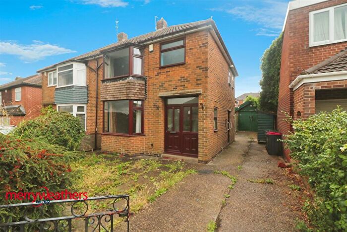 3 Bedroom Semi-Detached House For Sale In Gallow Tree Road, Brecks, Rotherham, S65