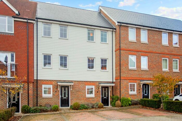 4 Bedroom Terraced House To Rent In Woodland Road, Dunton Green, Sevenoaks, TN14