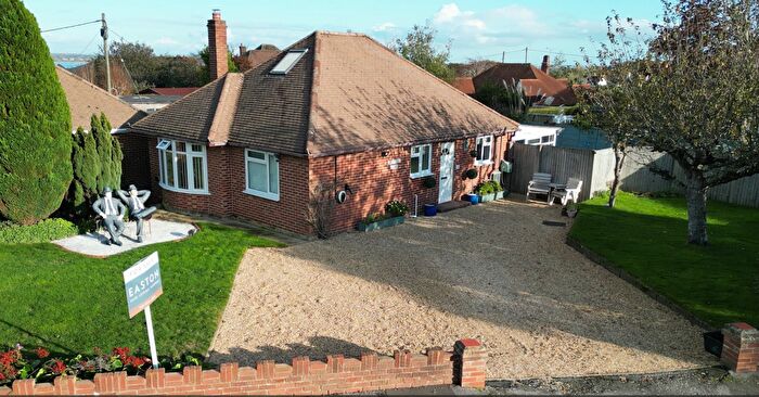 3 Bedroom Detached Bungalow For Sale In Ashlett Close, Fawley, Southampton, Hampshire, SO45