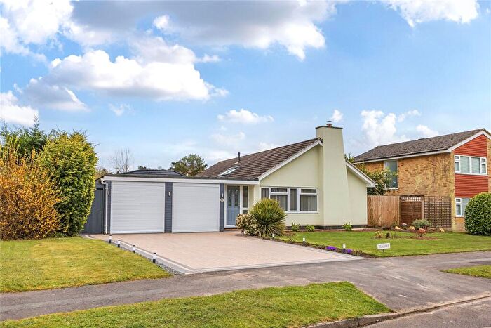 3 Bedroom Bungalow For Sale In Waggoners Way, Grayshott, Hindhead, Hampshire, GU26