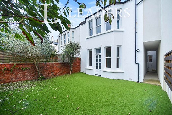 2 Bedroom Flat To Rent In Sackville Gardens, Hove, East Sussex, BN3
