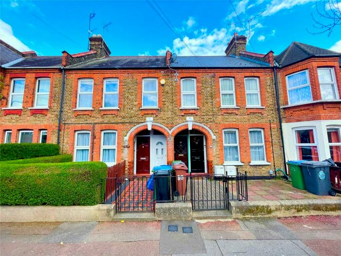 2 Bedroom Flat To Rent In Fleeming Road, Walthamstow, London, E17
