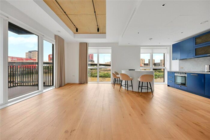 2 Bedroom Apartment For Sale In Dulke House, E14