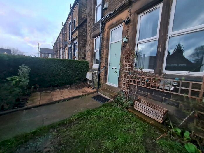 3 Bedroom Property To Rent In Asquith Avenue, Morley, Leeds, LS27