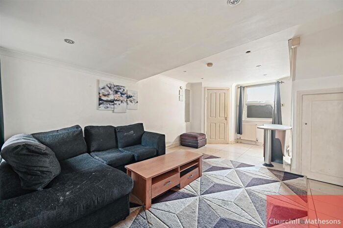 2 Bedroom Detached House To Rent In Old Oak Common Lane, London, W3